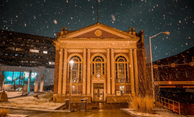 Modern bank building exterior representing Japan's central banking institution